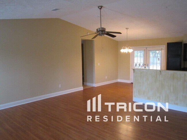 Building Photo - 554 Peregrine Ct