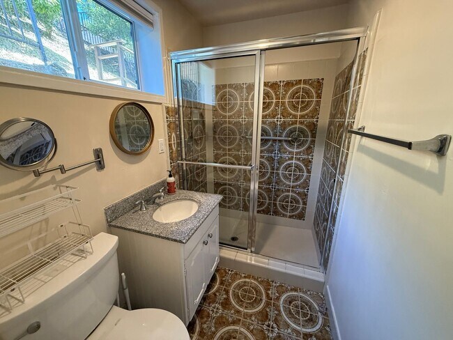 Building Photo - FOUR BEDROOM HOME IN THE GREENBRAE HILLS W...