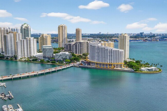 Building Photo - 1155 Brickell Bay Dr