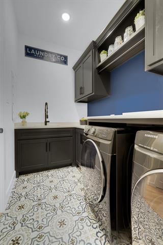 Building Photo - 2208 Miranda Ln