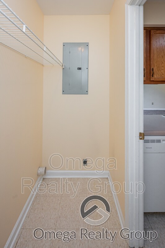 Building Photo - 484 Grey Hill Rd