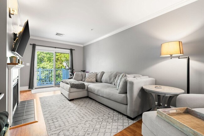 Building Photo - 24 S Bulfinch St