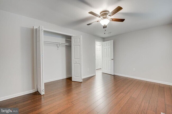 Building Photo - 3206 Shaw Park Ct