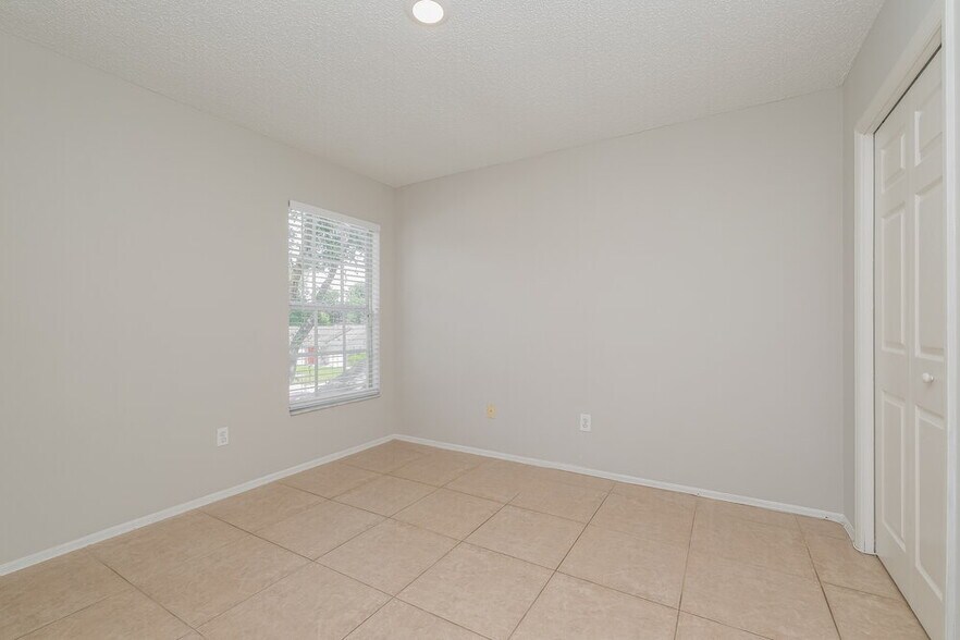 Building Photo - 8723 Morrison Oaks Ct