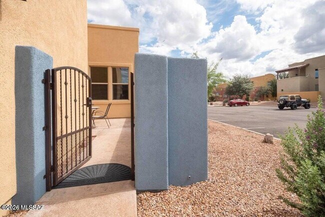 Building Photo - 1211 Lombard Way