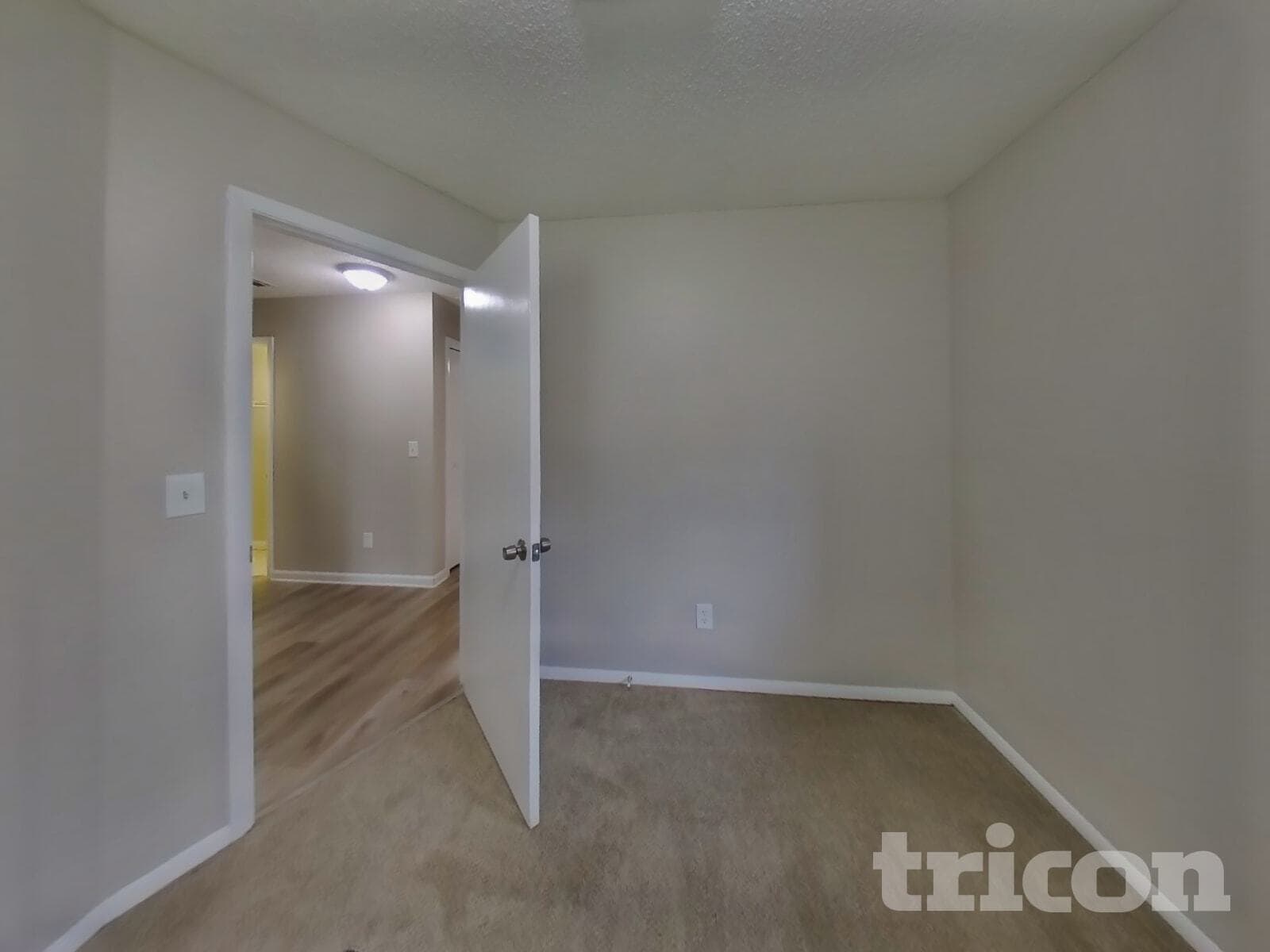 Building Photo - 4963 Beige St