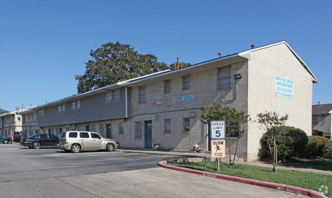 Primary Photo - Summit at North MacGregor Arms Apartments