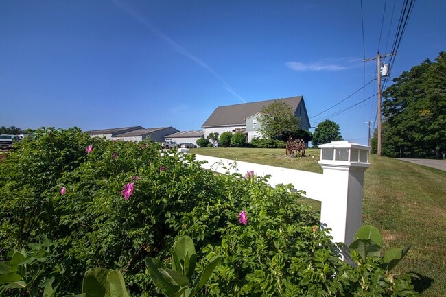 Building Photo - 174 Drew Rd