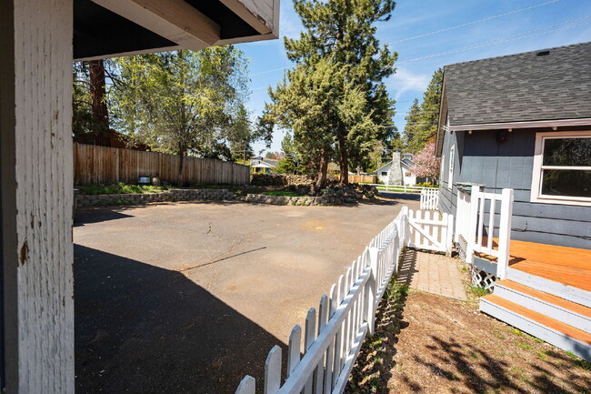 Building Photo - "Charming 3-Bedroom Home Near the Old Mill"