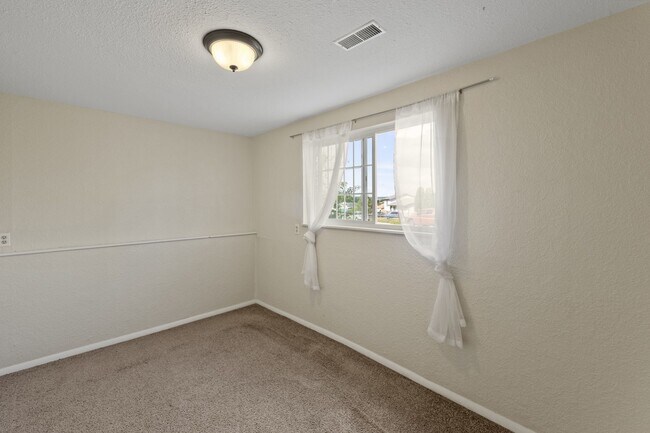 Building Photo - 4319 Millburn S