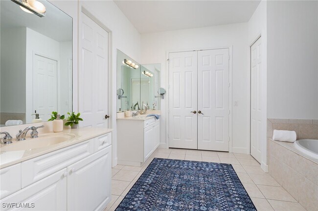 Building Photo - 155 1st Ave S