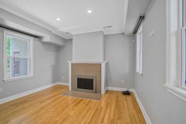 Building Photo - 1633 W St SE