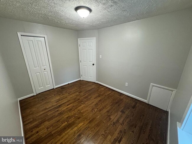 Building Photo - 124 Chandler Ct