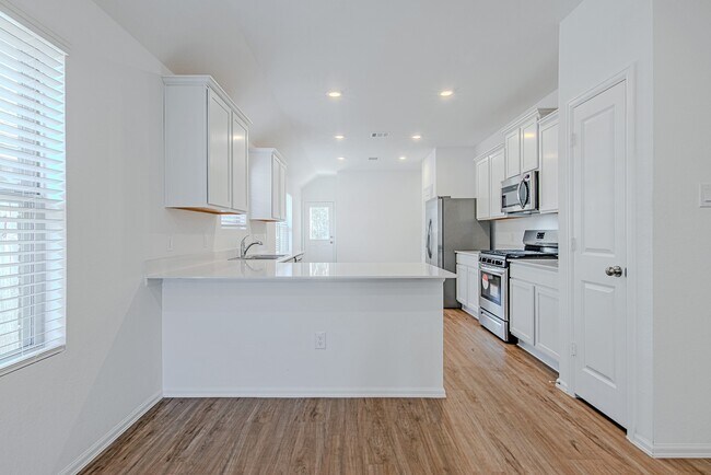 Building Photo - 6318 Astoria Pk Ln