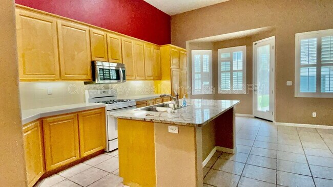 Building Photo - 1844 Oswego Ct