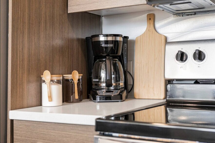 Building Photo - 120 N Madison Ave