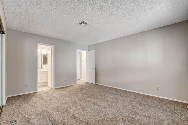 Building Photo - 2713 Otter Creek Ct