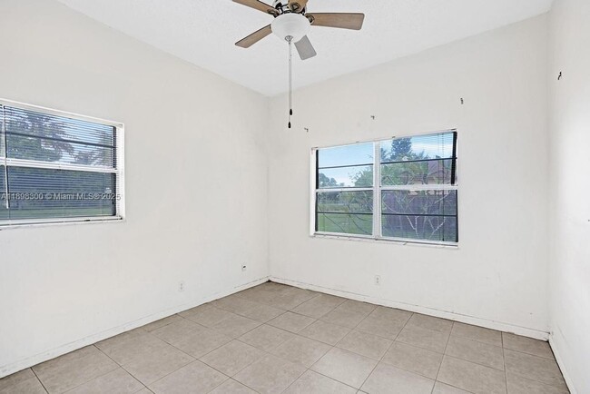 Building Photo - 7135 W Sunrise Blvd