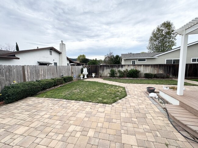 Building Photo - Perfect Shape Pleasanton Single Family Home in Val Vista neighborhood