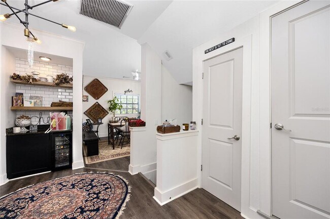 Building Photo - 1020 S Rome Ave