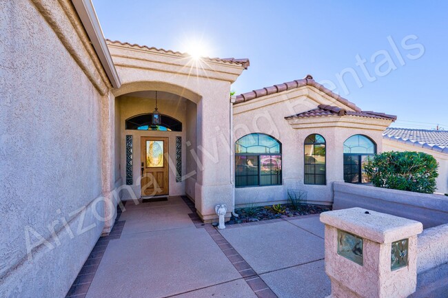 Building Photo - LUXURY POOL HOME