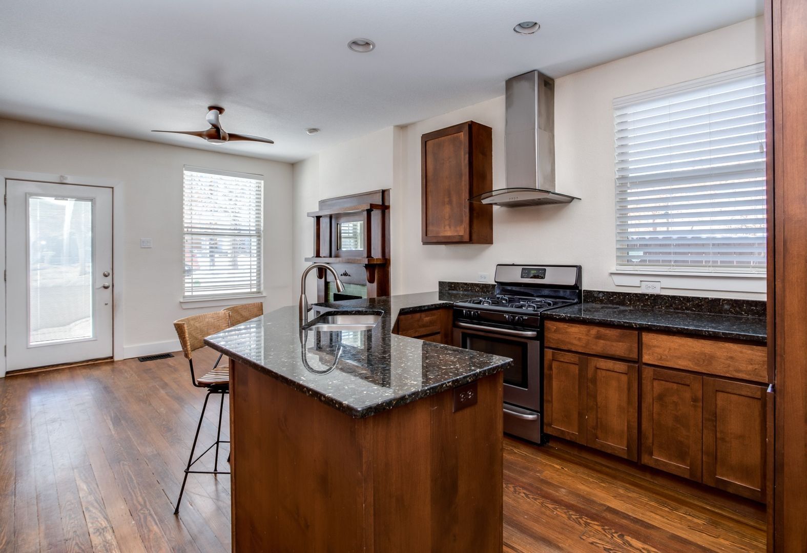 Building Photo - 3326 Quivas St