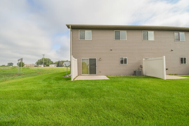 Building Photo - 8413 W 53rd St