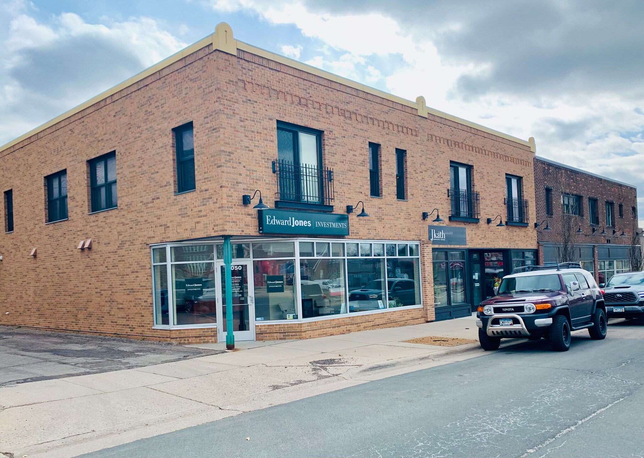 Building Photo - 244 Cleveland Ave S