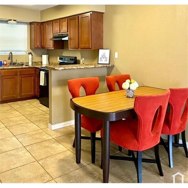 Building Photo - 1502 Oleander