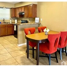 Building Photo - 1502 Oleander