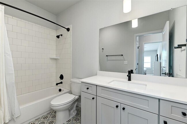 Building Photo - 5820 Harper Park Dr