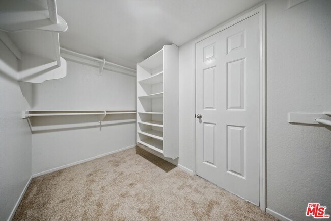 Building Photo - 5744 Oak Bend Ln