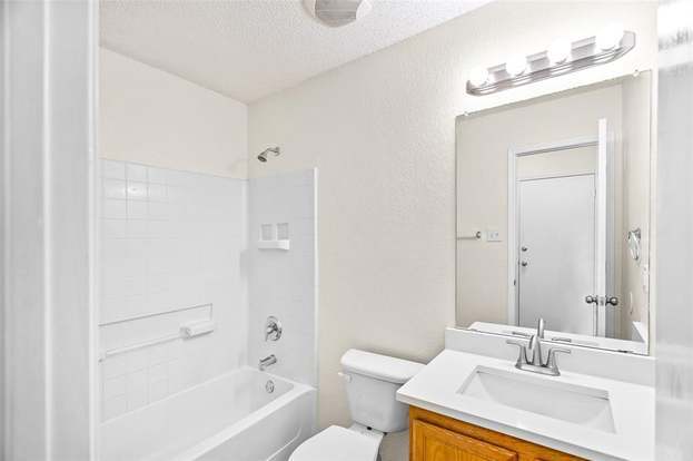 Building Photo - 2149 Franks St