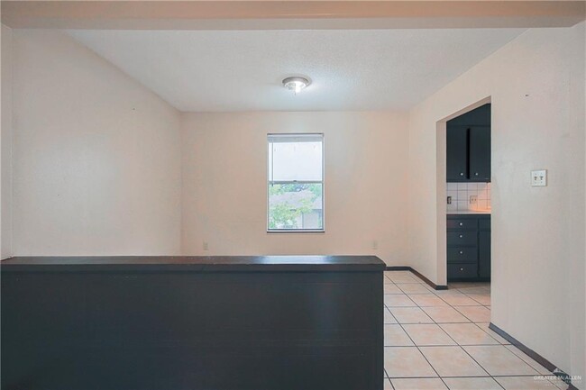 Building Photo - 1521 Nolana Ave