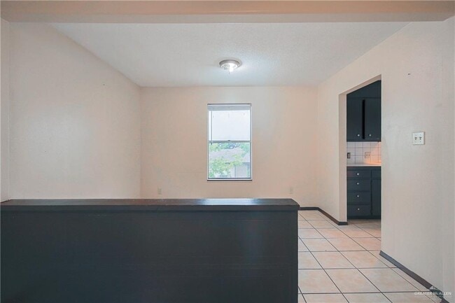 Building Photo - 1521 Nolana Ave