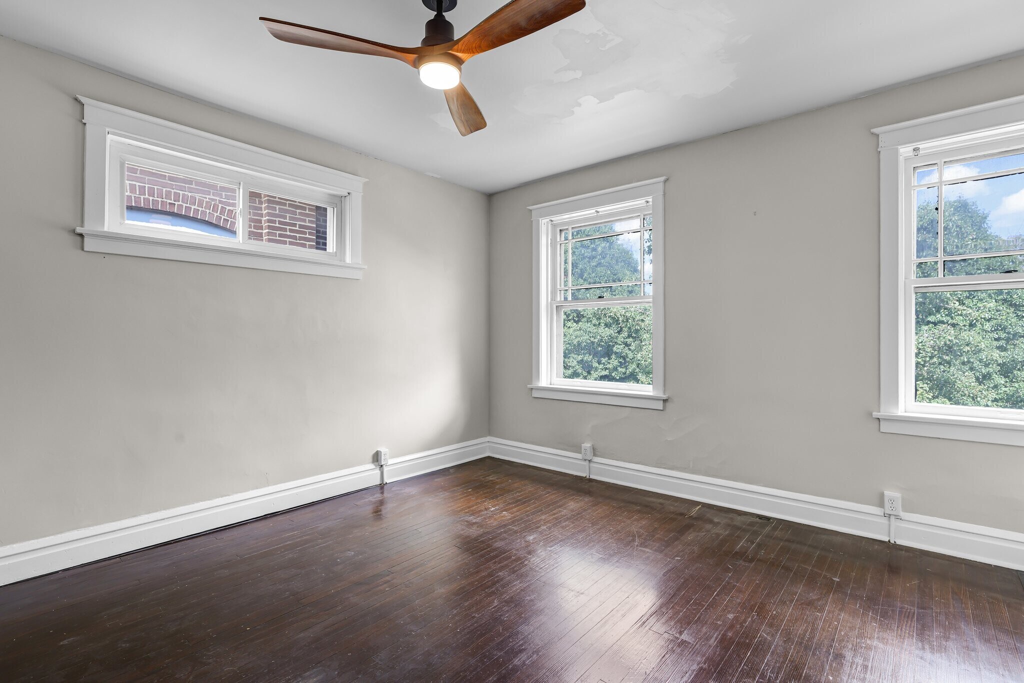 Building Photo - 3335 Salena St