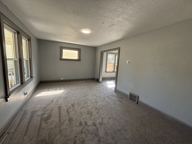 Building Photo - 2504 Navarre Rd SW