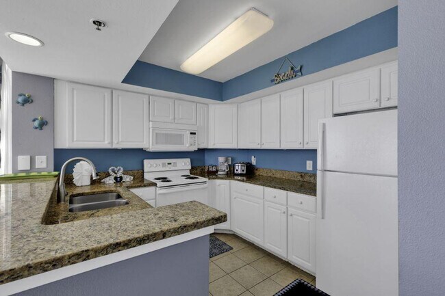 Building Photo - 2506 N Ocean Blvd