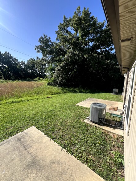 Building Photo - 706 Needmore Rd apartment 2