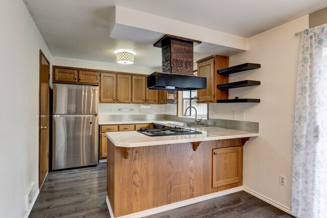 Building Photo - Cozy Home Close to Beach! Your New 3 Bed, ...