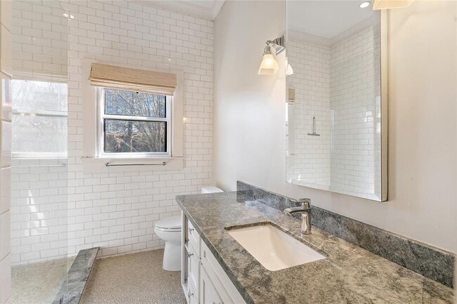 Building Photo - 809 Woodrow St