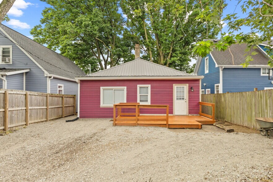 Building Photo - 734 Parkway Ave