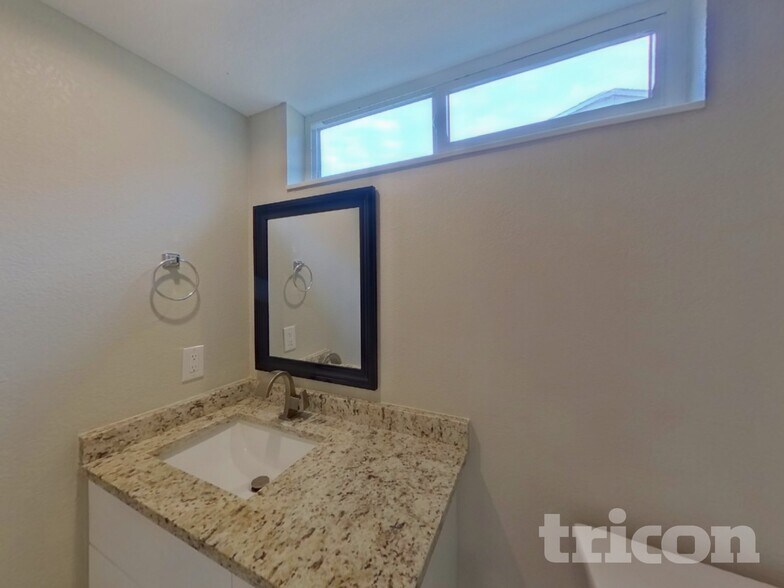 Building Photo - 1230 Kapok Kove Cir