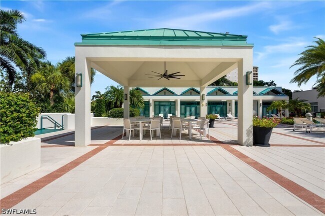 Building Photo - 7515 Pelican Bay Blvd