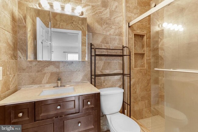 Building Photo - 5 W Girard Ave