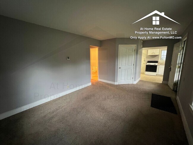 Building Photo - 1223 Grand St