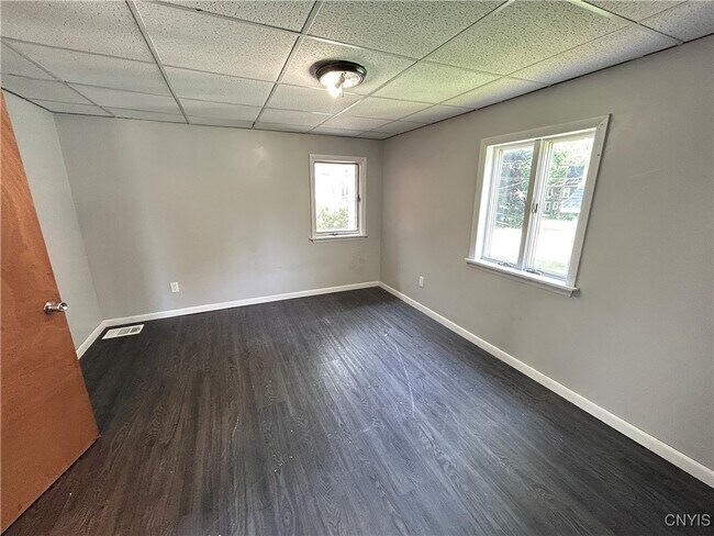 Building Photo - 1029 Gill St