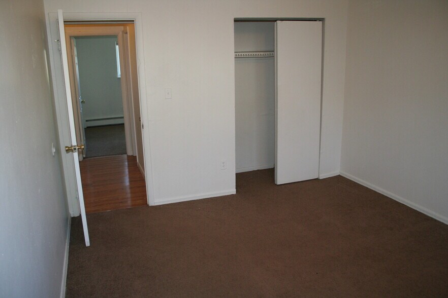 Building Photo - 2565 S Sheridan Blvd