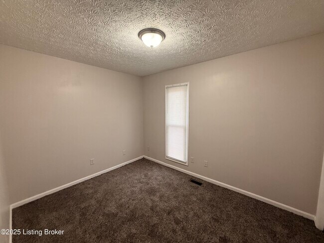 Building Photo - 8401 Roseborough Rd