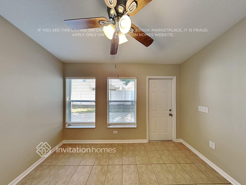 Building Photo - 453 Stone Briar Dr